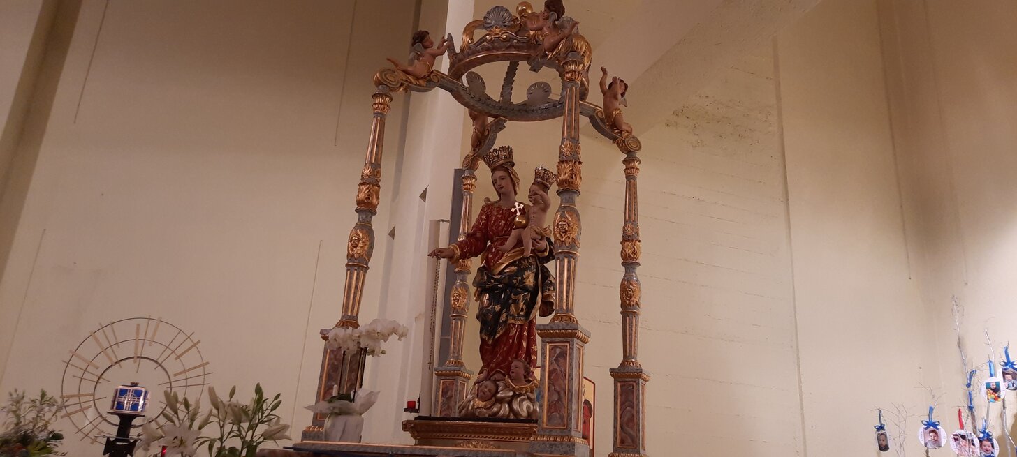 Statua in legno della Madonna del Rosario